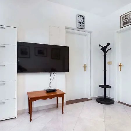 In With One-bedroom 23 Apartament *